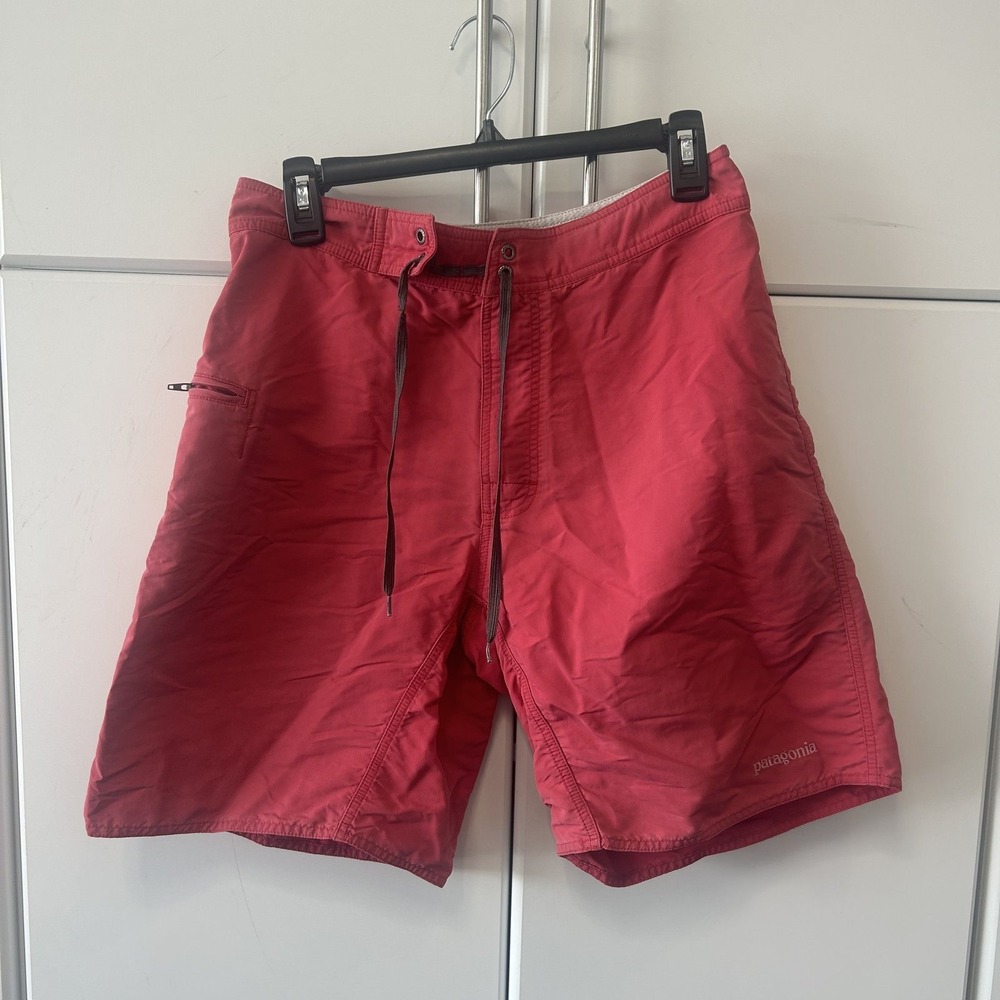 Patagonia Mens Wavefarer Board Shorts Red Nylon Swim Trunks Size 31 Drawstring
